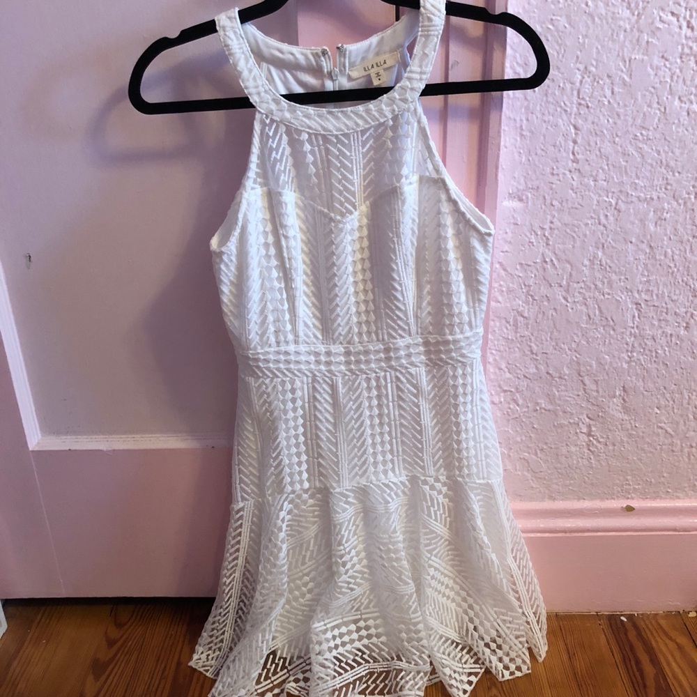 WHITE DRESS - Picture 2 of 3